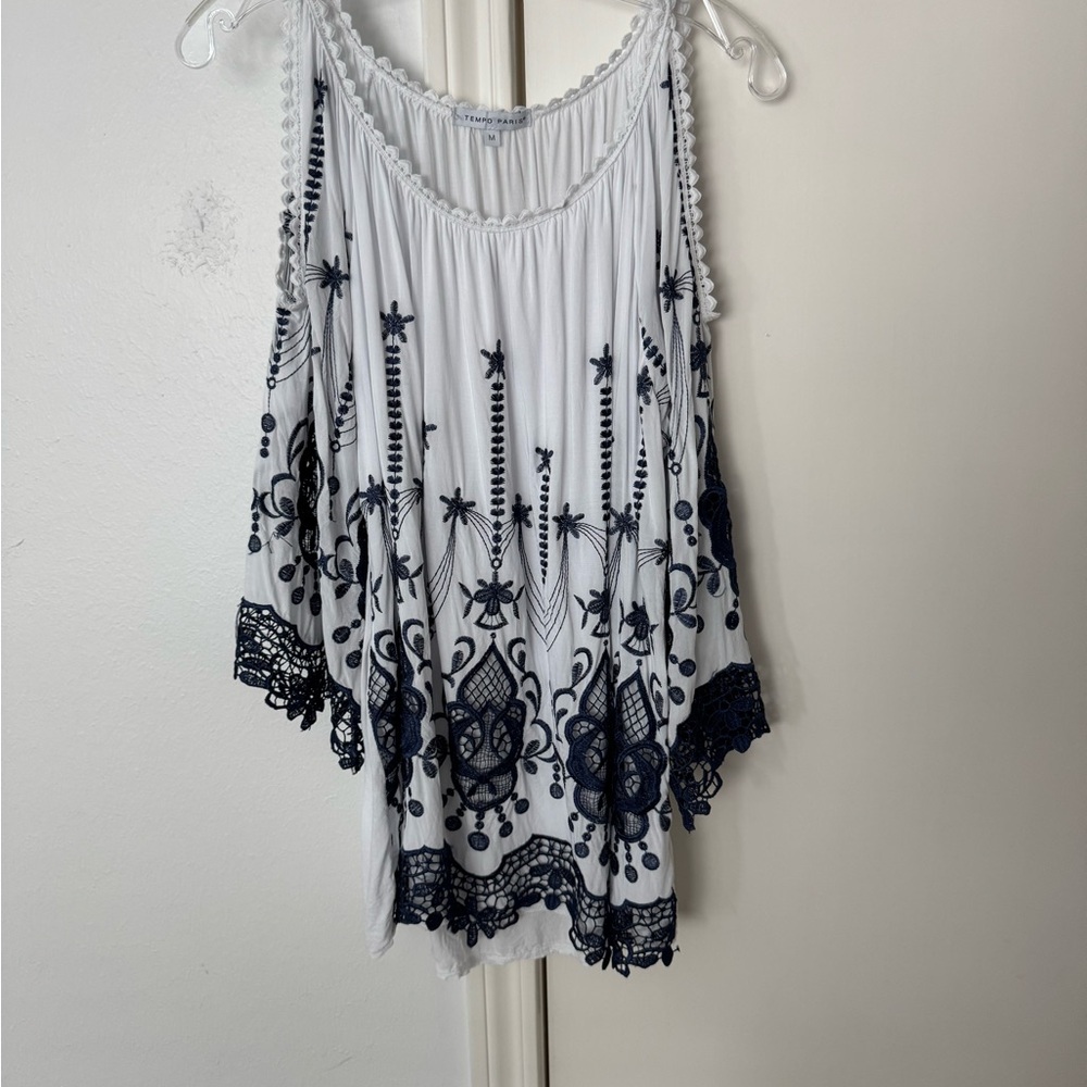 Tempo Paris White with Navy Lace Accent Blouse
